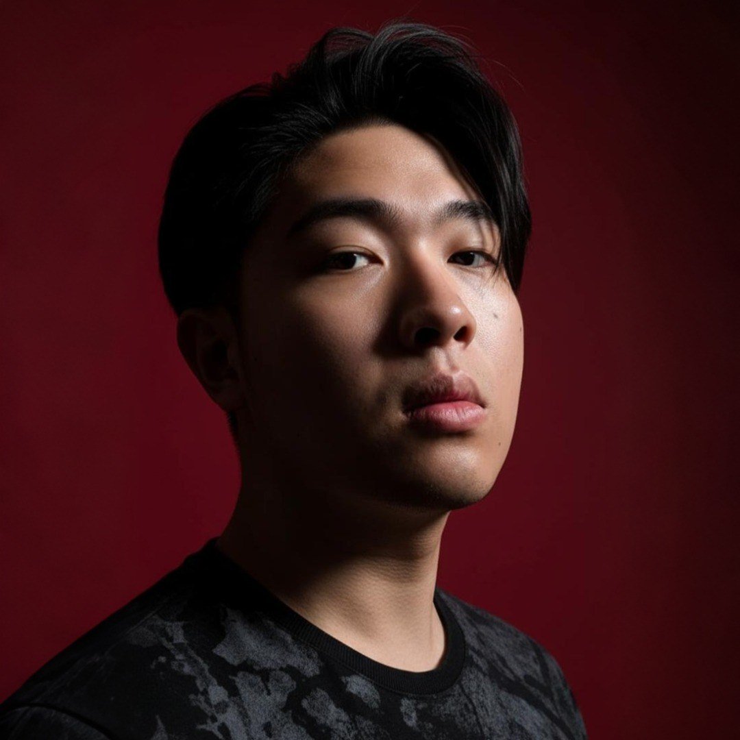 Retrato de Deryck Hirota